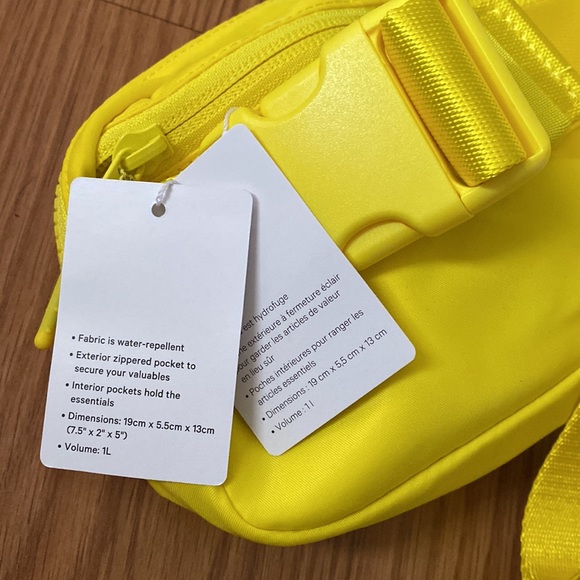 โค๏ธ Lululemon Sonic Yellow Extended Strap Everywhere Belt Bag NWT - Picture 12 of 13